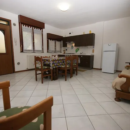 86 Trilocale Con Ingresso Indipendente Appartement